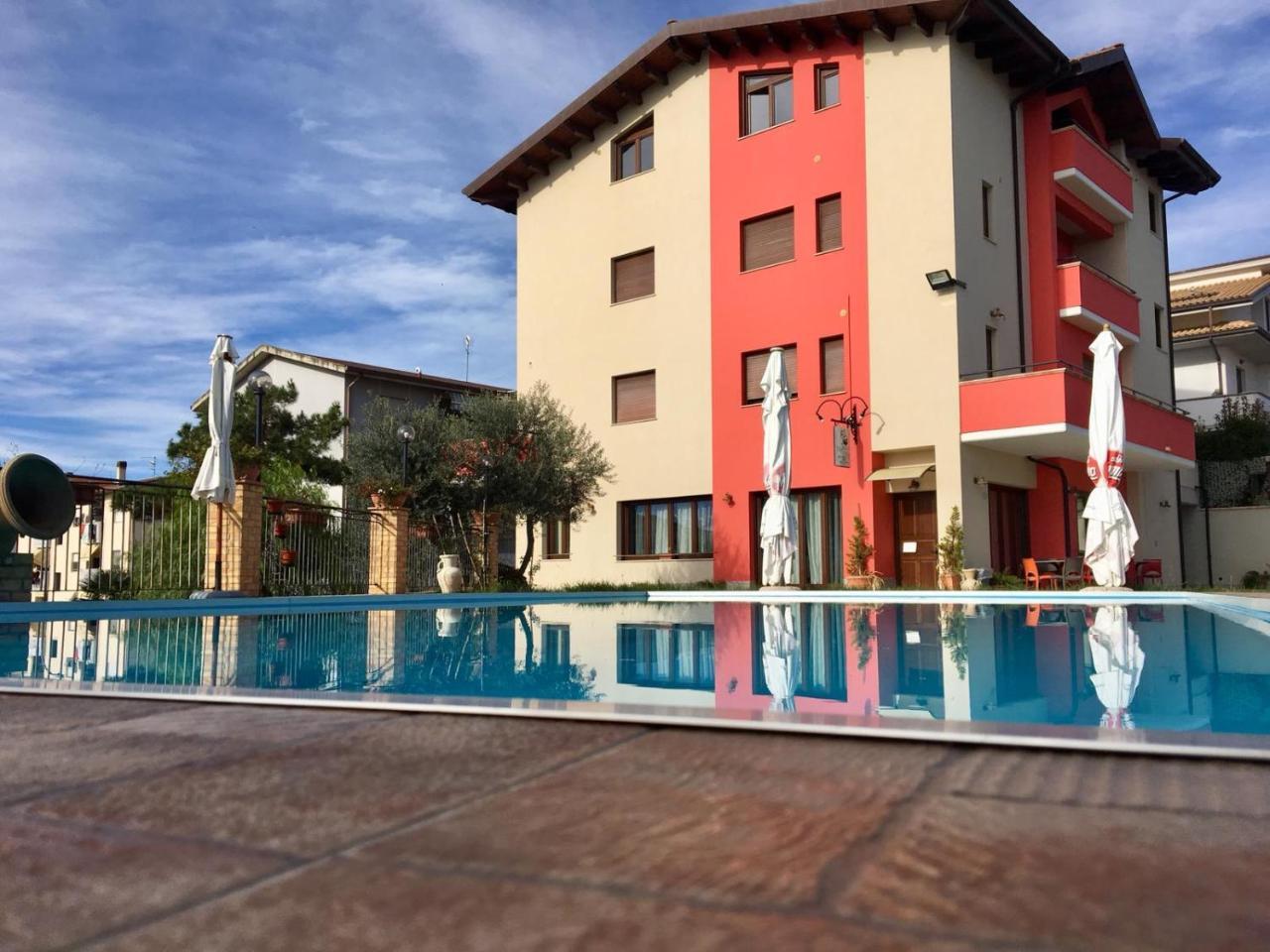 Hotel Opera' Moscufo Exterior foto